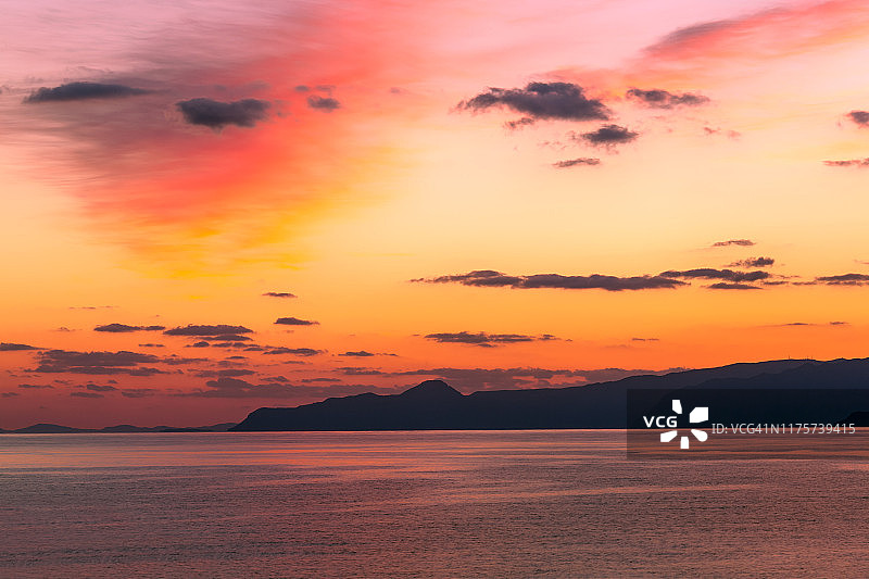 希腊克里特岛伊罗达的壮丽日落图片素材