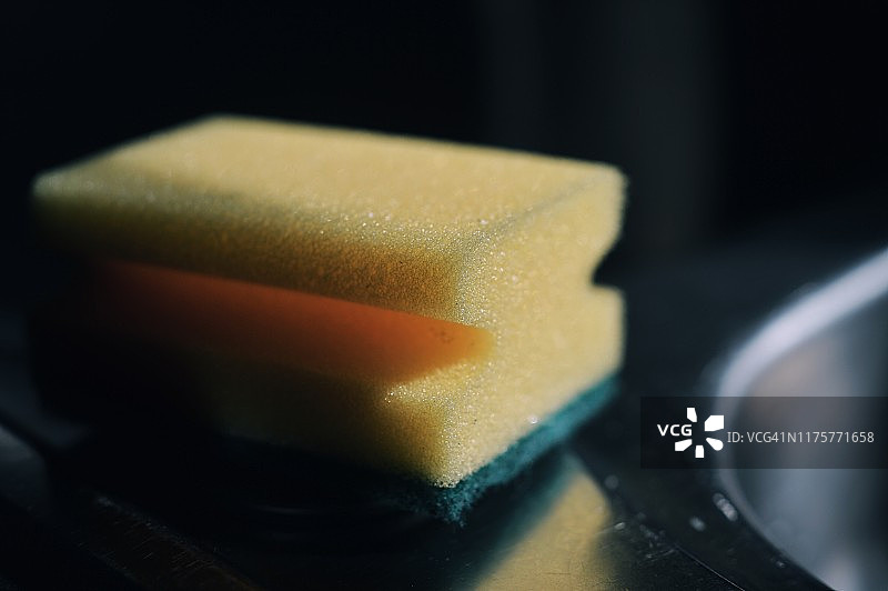 黄色厨房海绵图片素材