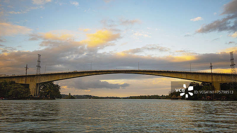 危地马拉杜尔塞河上的桥梁图片素材