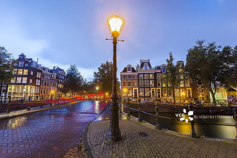 阿姆斯特丹运河夜景桥梁图片素材