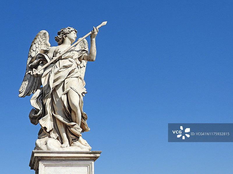 圣天使桥上的雕像图片素材