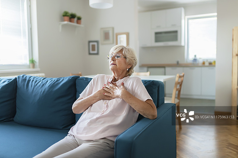 心脏问题可能随时影响任何人图片素材