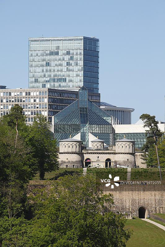 卢森堡基希贝格高地与欧洲区摩天大楼图片素材