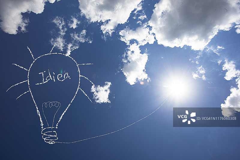 自然云驱动的创意概念照片图片素材