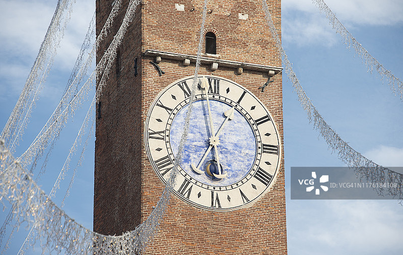 意大利威琴察巴西利卡帕拉迪亚纳宫钟楼图片素材