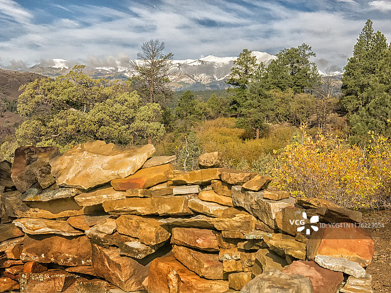 拉普拉塔山脉的初雪图片素材