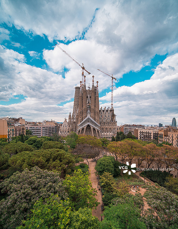 高迪设计的壮观圣家堂图片素材