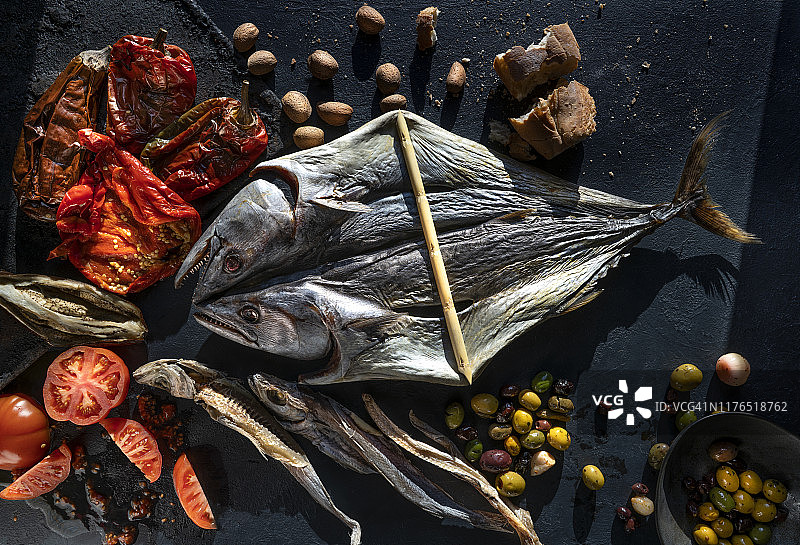 地中海美食：金枪鱼干料理图片素材