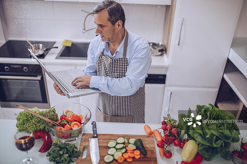 厨师准备午餐图片素材