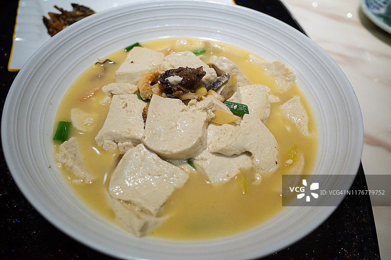 海鲜浓汤炖豆腐图片素材