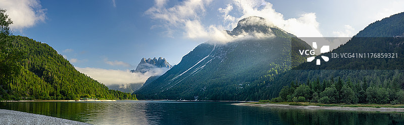 德尔普雷迪尔湖图片素材
