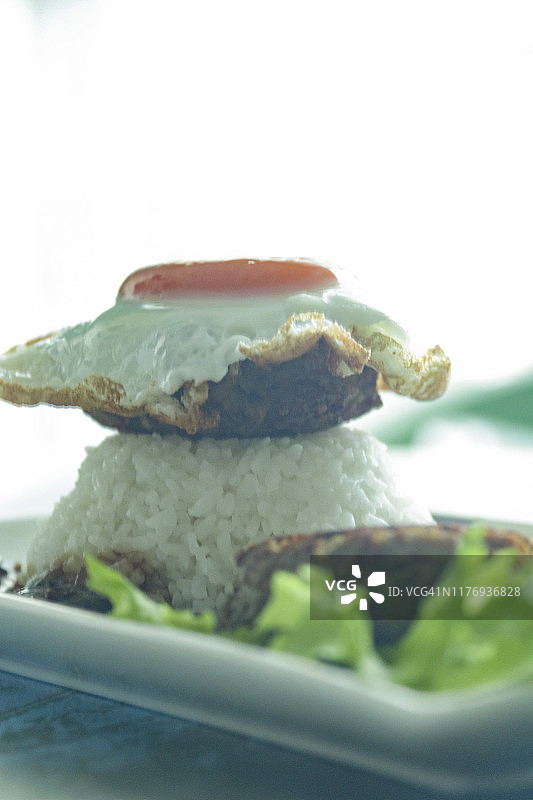 蘑菇酱夏威夷盖饭图片素材