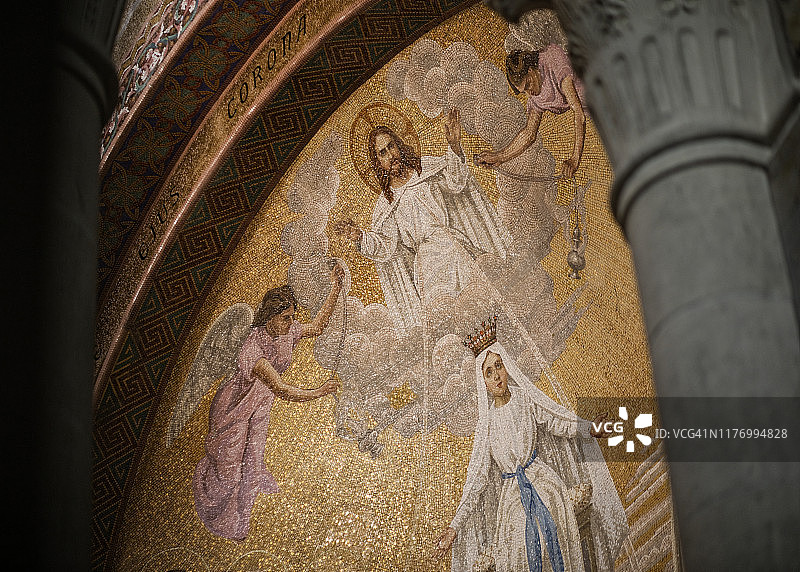 法国上比利牛斯省卢尔德图片素材