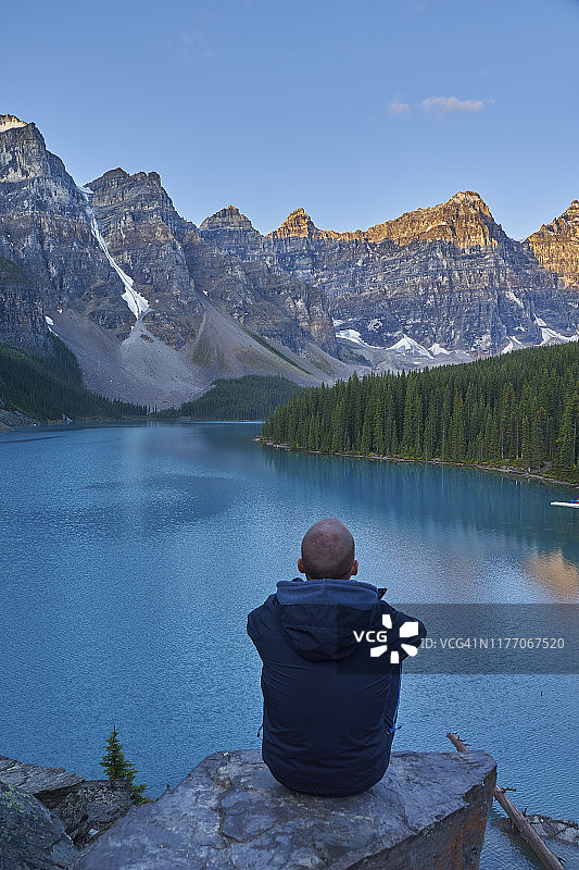 加拿大班夫国家公园梦莲湖的绝美景色图片素材