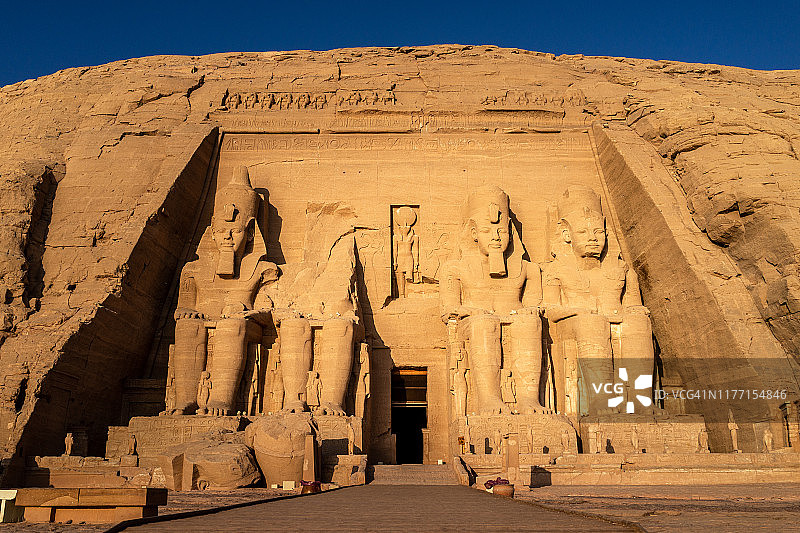 埃及阿布辛贝拉美西斯二世神庙图片素材