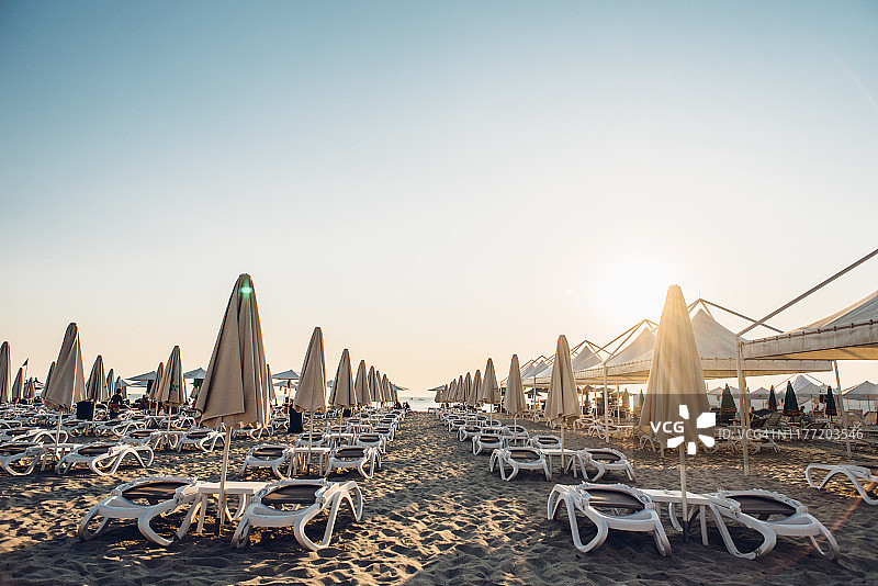 阿尔巴尼亚清晨的空沙滩图片素材