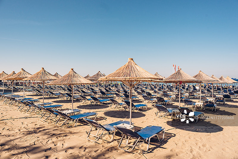 阿尔巴尼亚清晨的空沙滩图片素材