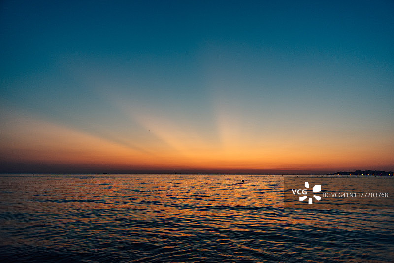 阿尔巴尼亚亚得里亚海日落图片素材