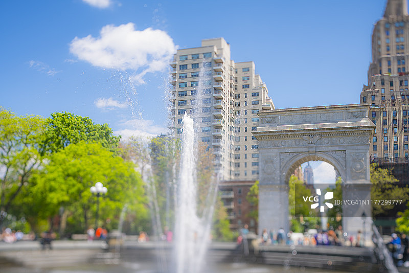 纽约华盛顿广场公园的喷泉图片素材