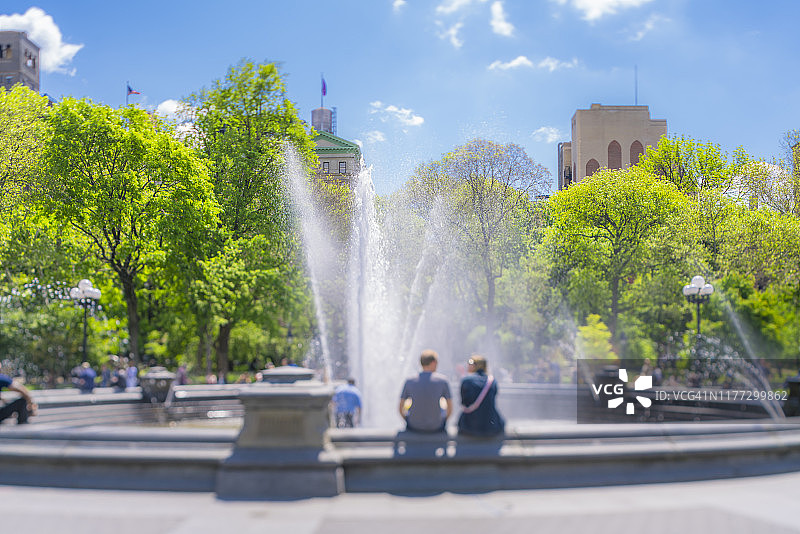 纽约华盛顿广场公园的喷泉图片素材