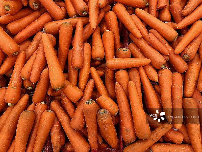 精美排列的胡萝卜，可用作背景图片素材