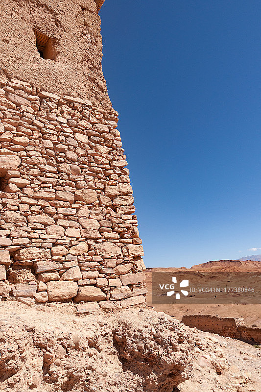 摩洛哥瓦尔扎扎特，艾本哈杜村顶部塔楼图片素材