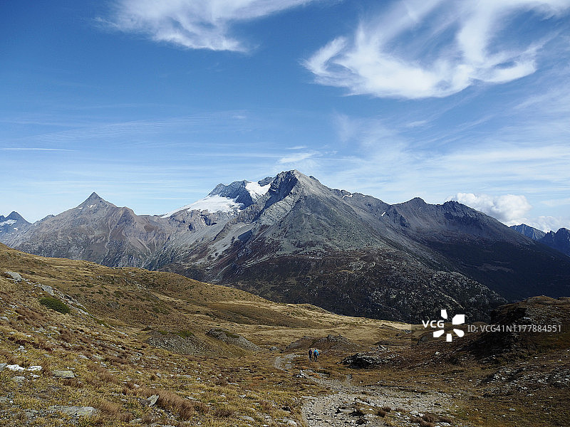 辛普朗山口美丽的云彩图片素材