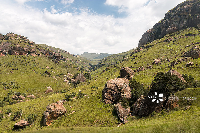南非皇家纳塔尔国家公园马海河谷图片素材