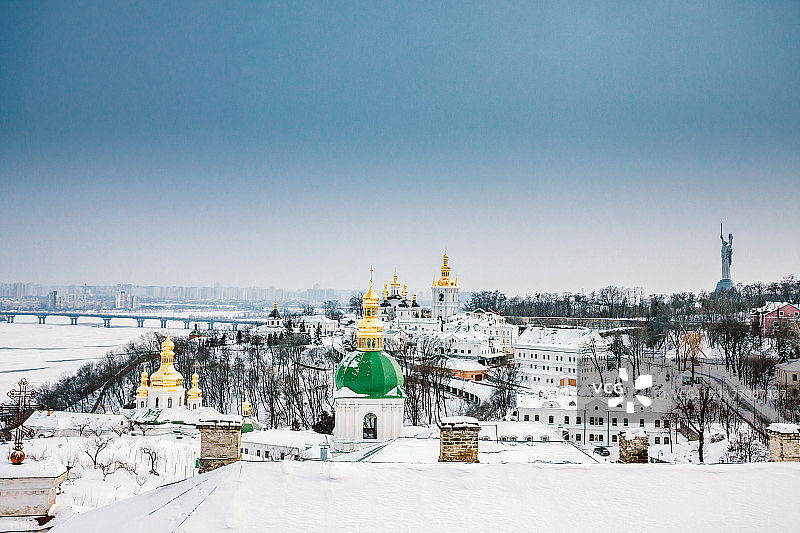 冬季的基辅佩乔尔斯克修道院图片素材