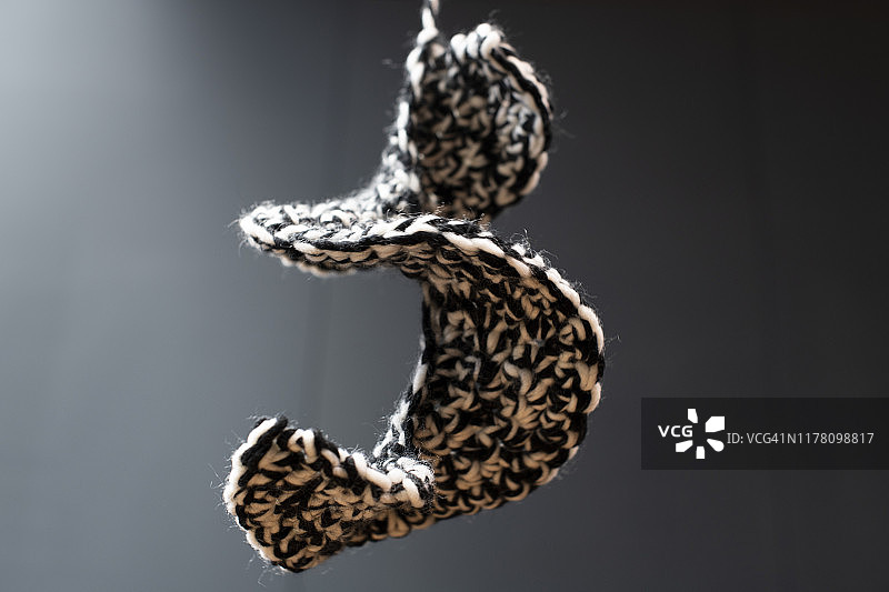 双曲面的钩针模型，数学概念图片素材