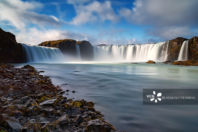 众神瀑布图片素材