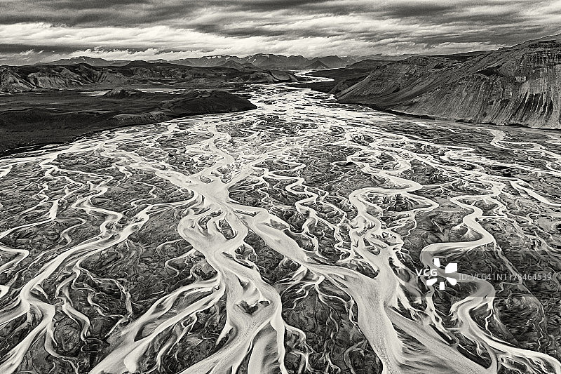 航拍辫状河流图片素材