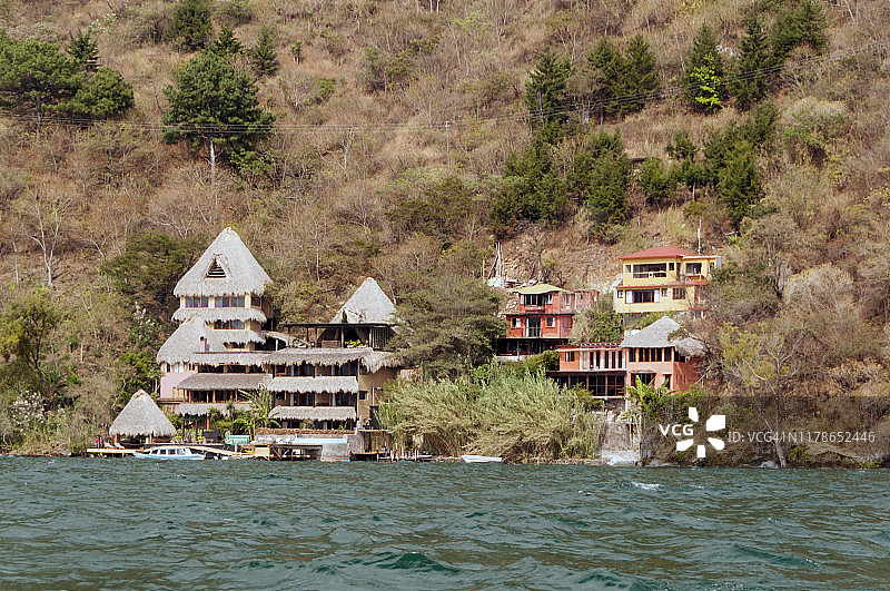 阿蒂特兰湖畔的住宅图片素材