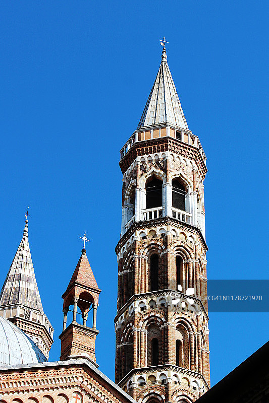 圣安东尼大教堂的塔楼之一图片素材