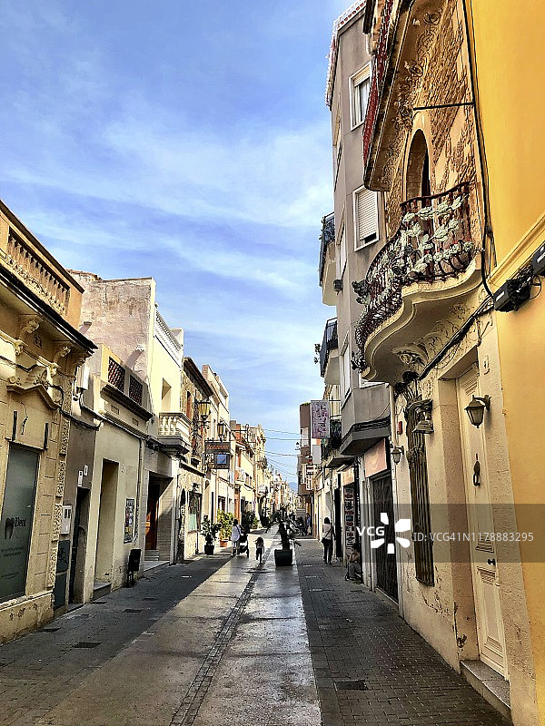 沿着圣佩雷街图片素材