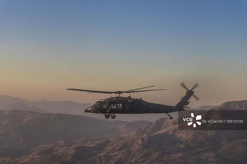 UH-60黑鹰军用直升机图片素材