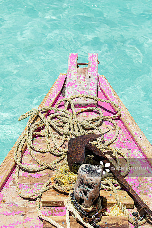 加勒比多巴哥信鸽角海滩的粉色船甲板图片素材