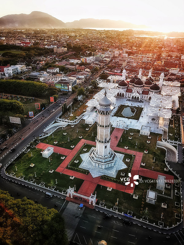 拜图拉赫曼大清真寺日落航拍图片素材