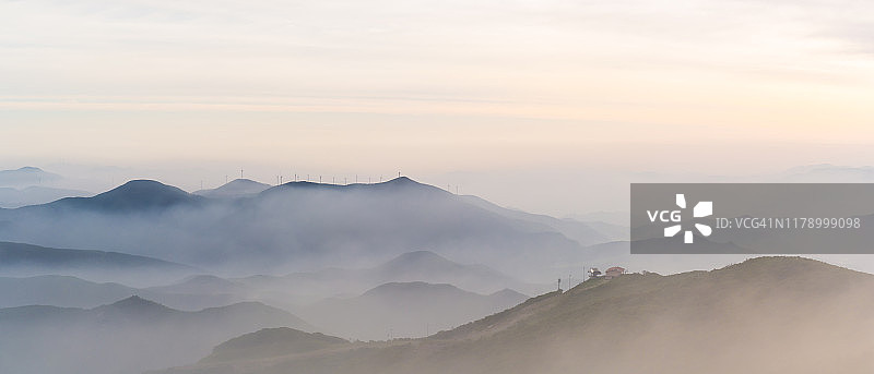 韩国旌善咸白山云海全景图片素材
