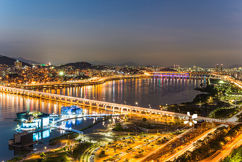 韩国首尔盘浦大桥夜景图片素材