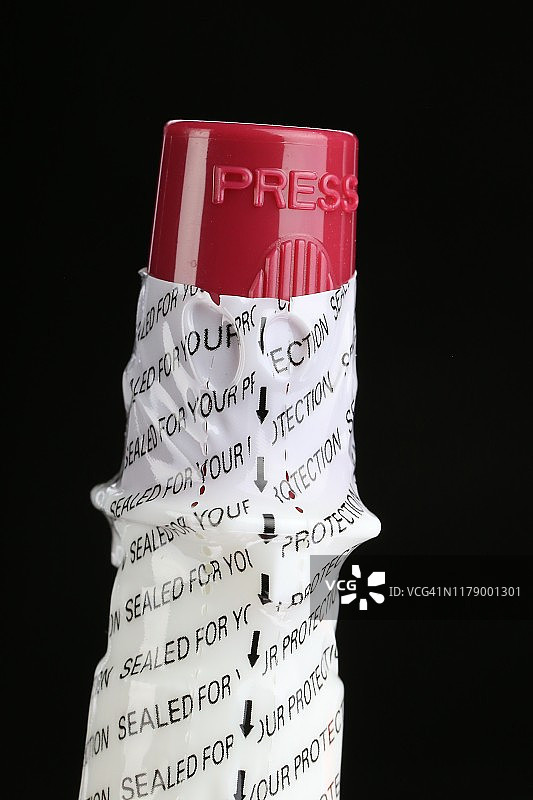 一次性医疗设备上的安全密封包装图片素材