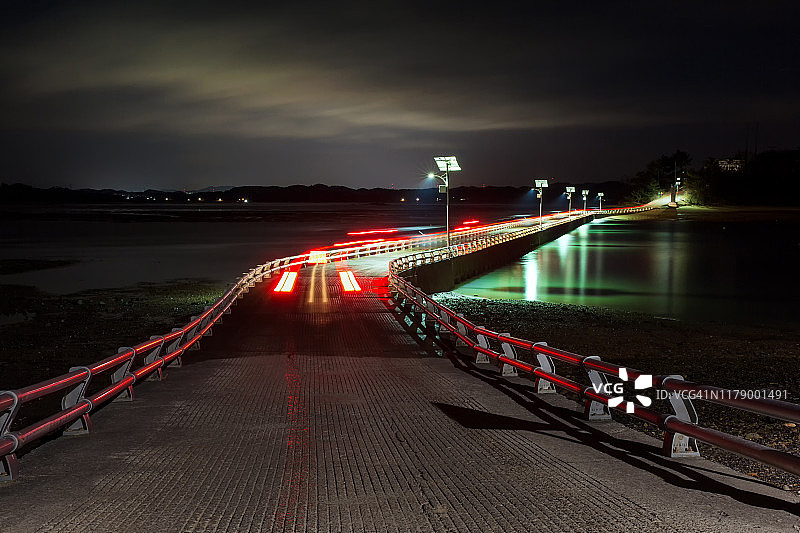 韩国瑞山熊岛灯光夜景图片素材