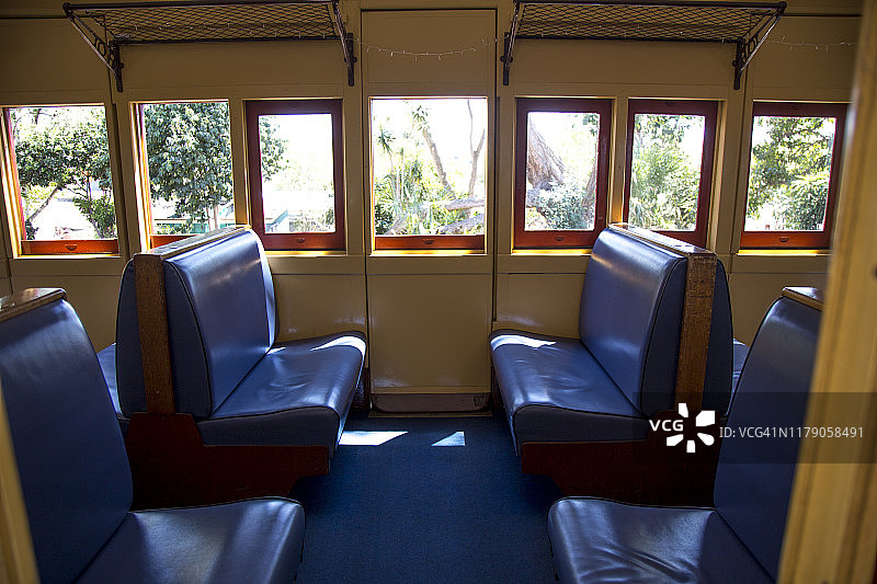 老式火车车厢内部图片素材