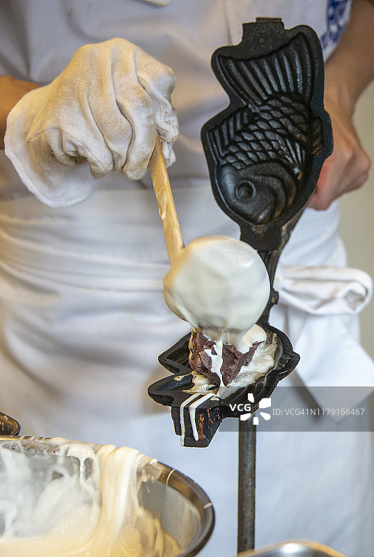 鲷鱼烧：日式传统街头小吃，内馅为红薯图片素材