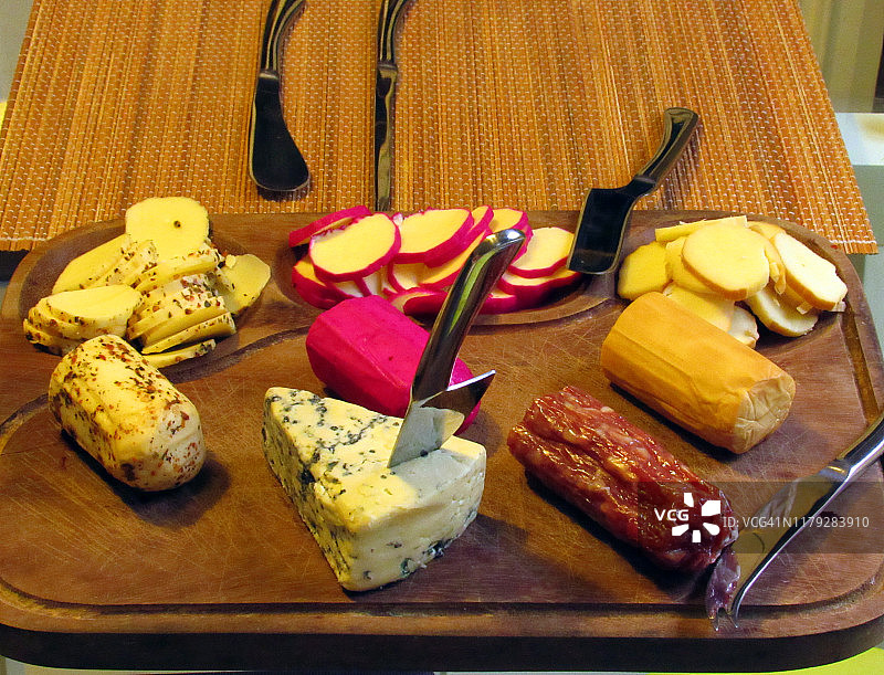 奶酪和冷盘拼盘图片素材