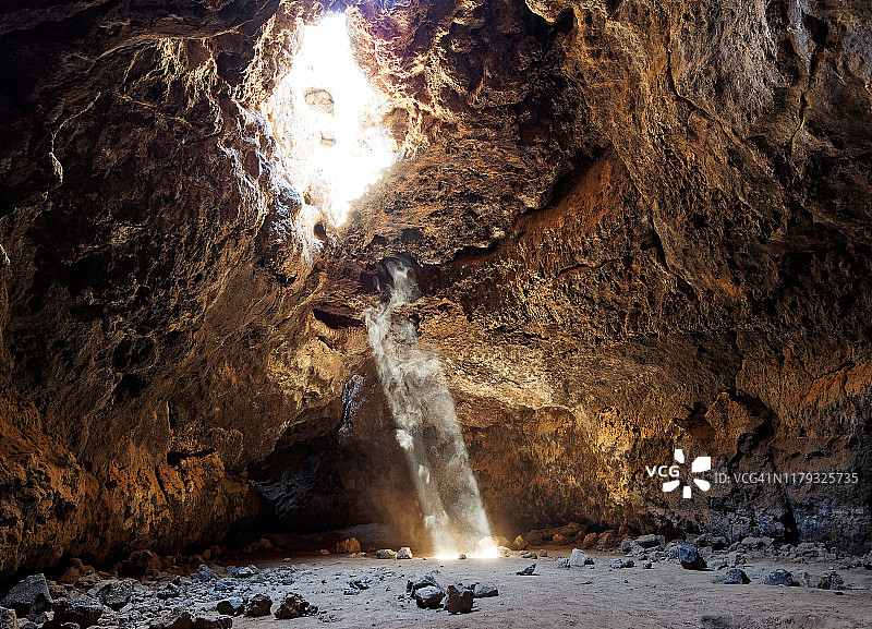 莫哈韦沙漠熔岩管图片素材