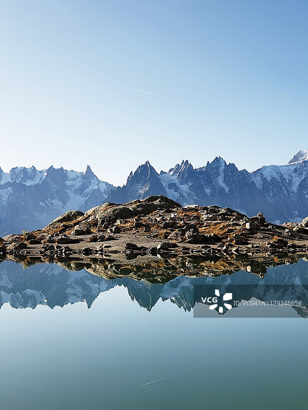 拉克布兰科与勃朗峰陡峭的山峰图片素材
