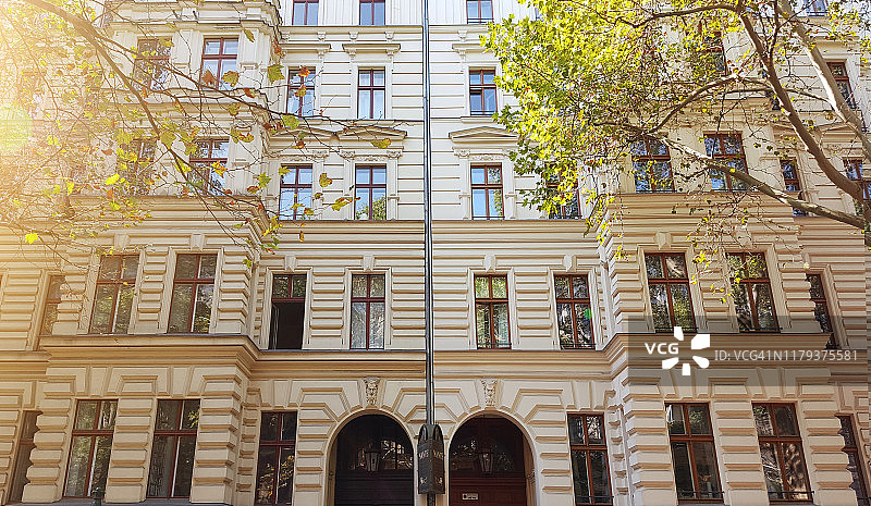 德国柏林普伦茨劳贝格区战前住宅楼外墙图片素材