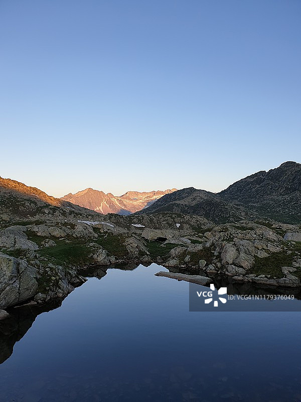 德里乌斯湖日出图片素材