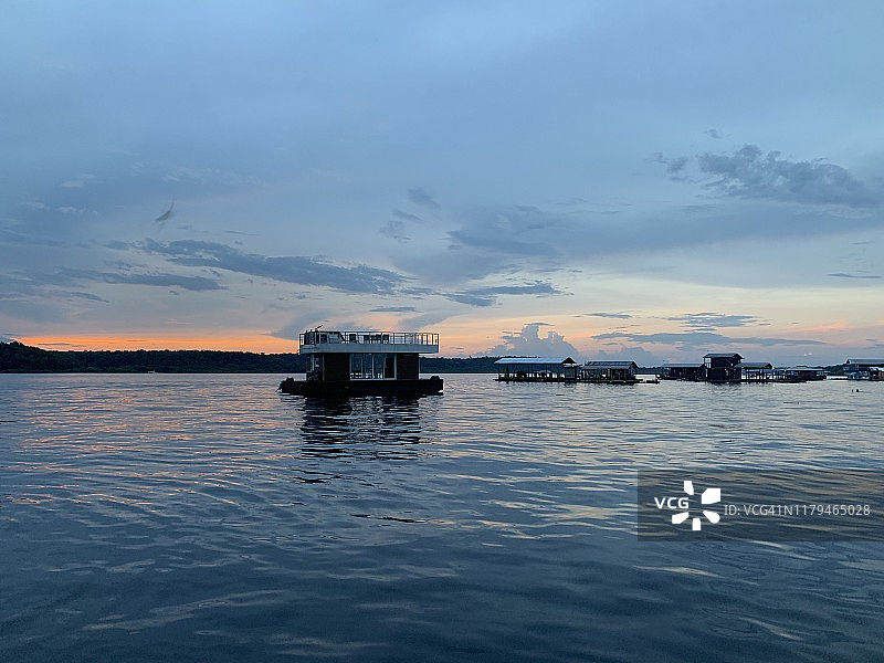内格罗河日落-马瑙斯-亚马逊图片素材